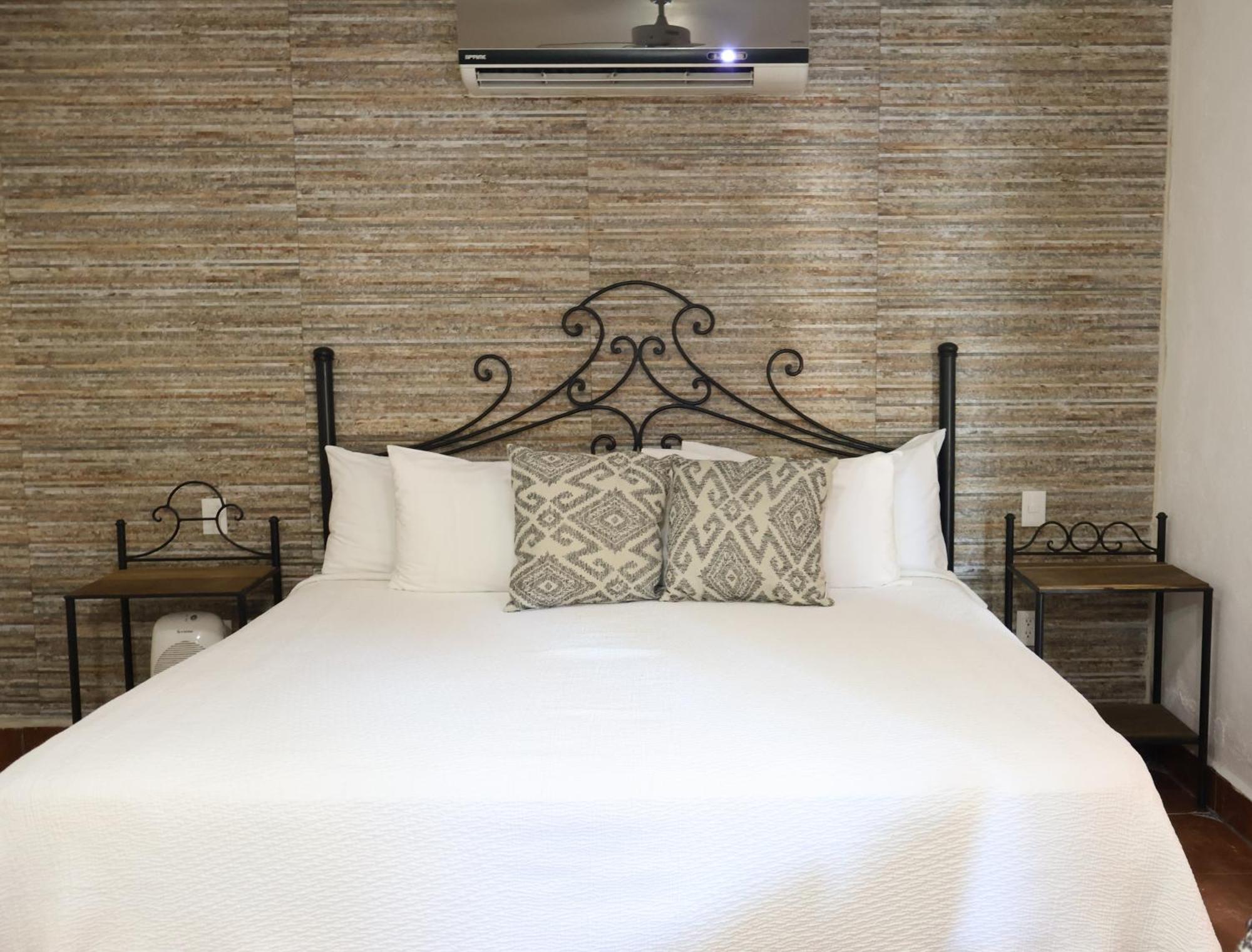 Отель Casa Loteria -Pueblito Sayulita- Colorful, Family And Relax Experience With Private Parking And Pool Экстерьер фото